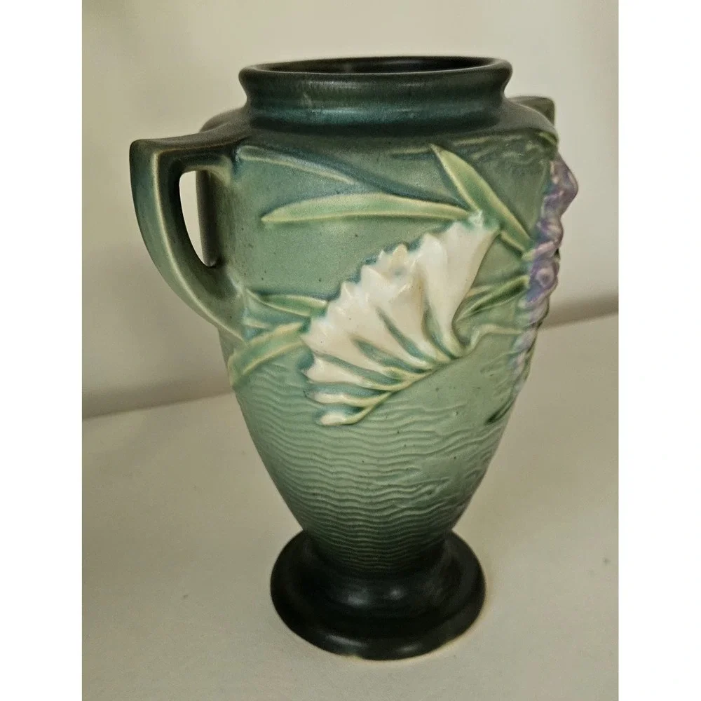 Roseville Pottery Freesia Vase 121-8 Green Lavender White Flowers